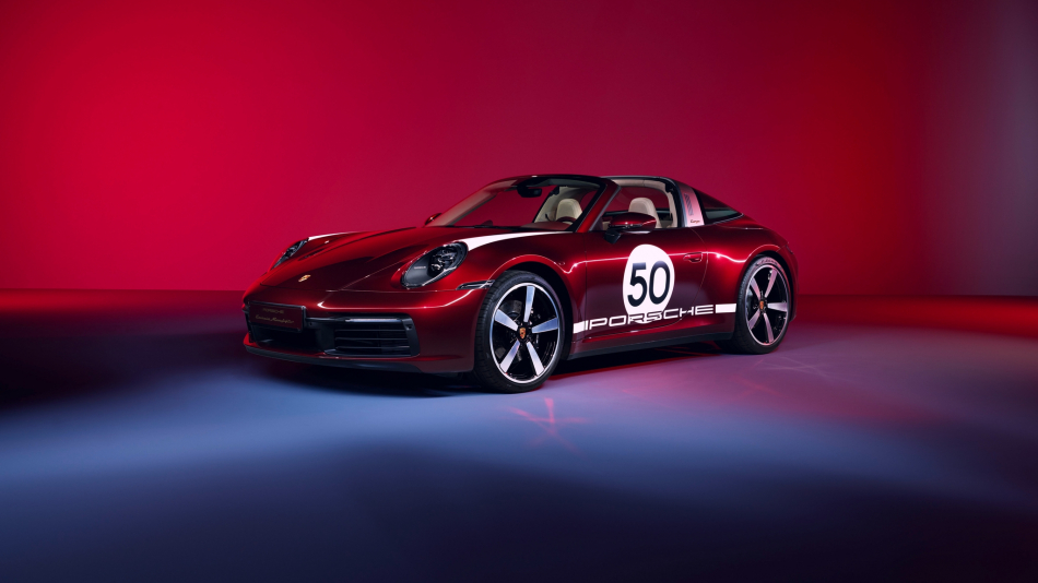 ​Porsche представил первую историческую модель на базе 911 Targa 4S