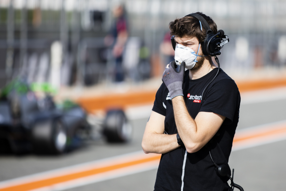 За гонками — тесты: Formula Renault Cup, DTM и РАФ на карантине