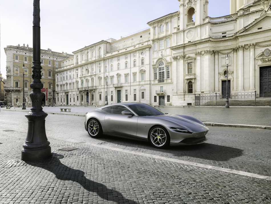 Ferrari Roma: столичная штучка