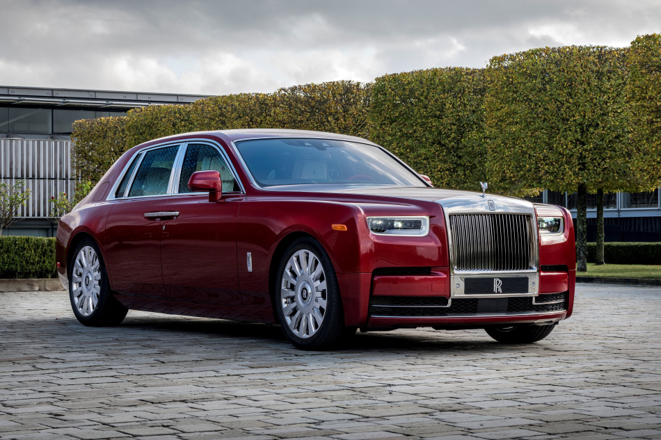 Rolls-Royce Red Phantom: когда звезды краснеют