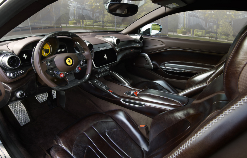 Ferrari купе с полным приводом и атмосферным V12