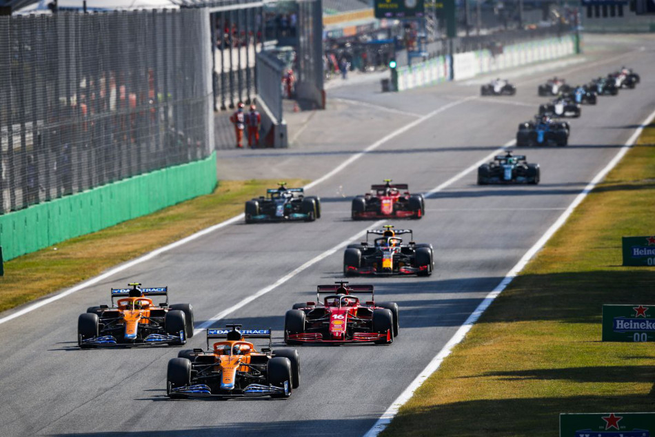 Даниэль Риккардо (McLaren) лидирует на Гран-при Италии Формулы-1 сезона-2021