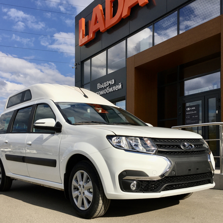 Универсал Lada Largus стал на голову выше