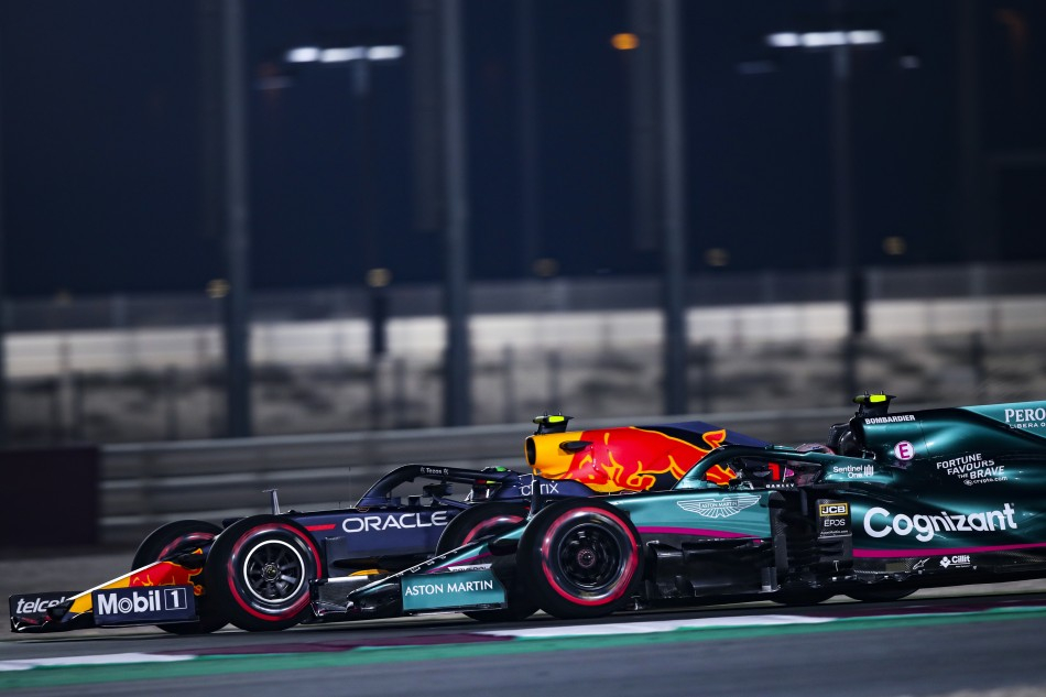 Серхио Перес (Red Bull) и Лэнс Стролл (Aston Martin) на Гран-при Катара Формулы-1 сезона-2021