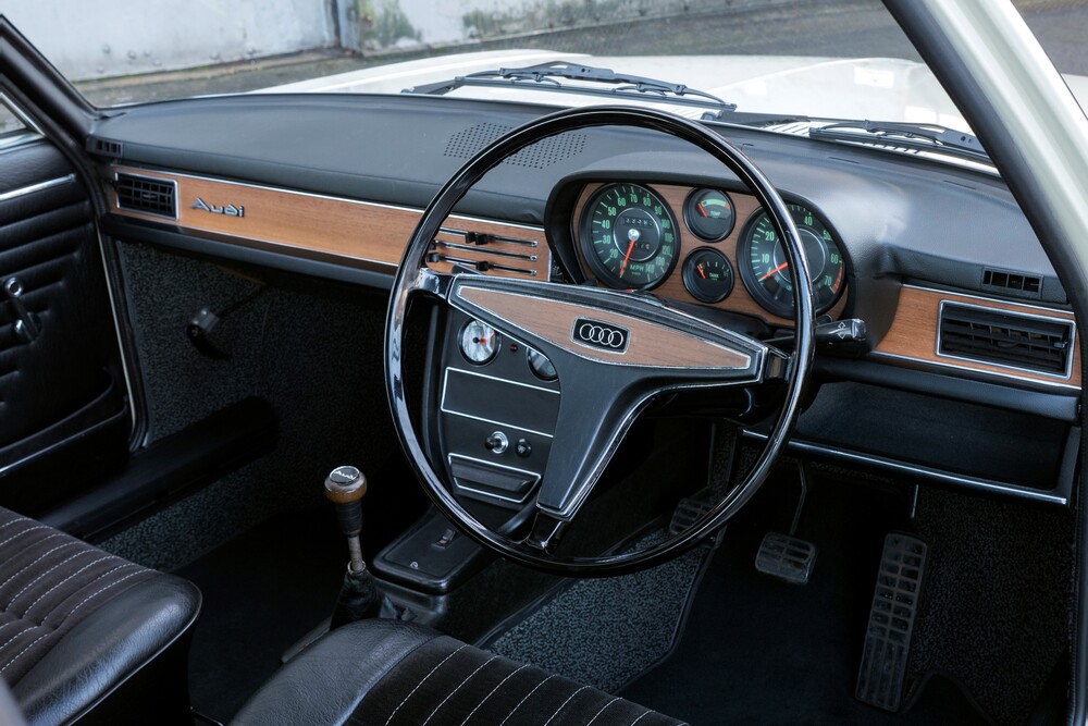 Audi 100 С1 (1968-1972) Седан 2-дв.