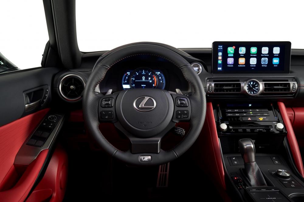 Lexus IS 4 поколение (2020) Седан интерьер 