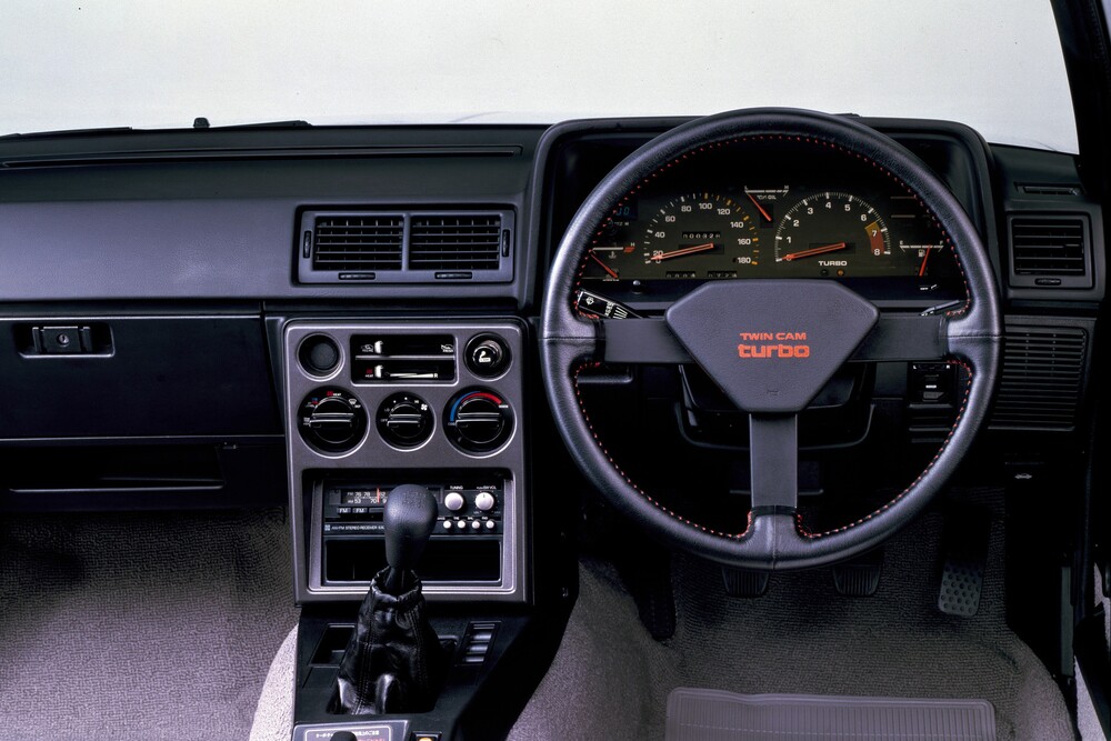 Toyota Carina 3 поколение A60 (1981-1988) Седан