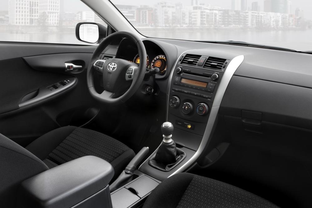Toyota Corolla 10 поколение E140/E150 [рестайлинг] (2010-2013) Седан интерьер 