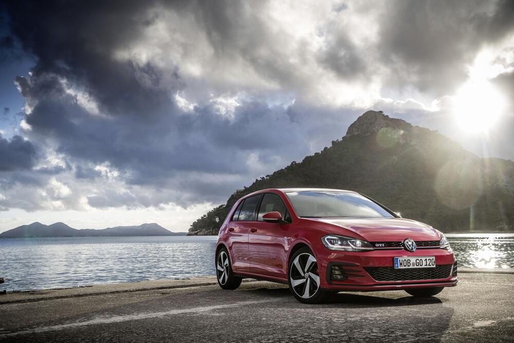 Volkswagen Golf GTI 7 поколение [рестайлинг] (2017-2019) Хэтчбек 5 дв.