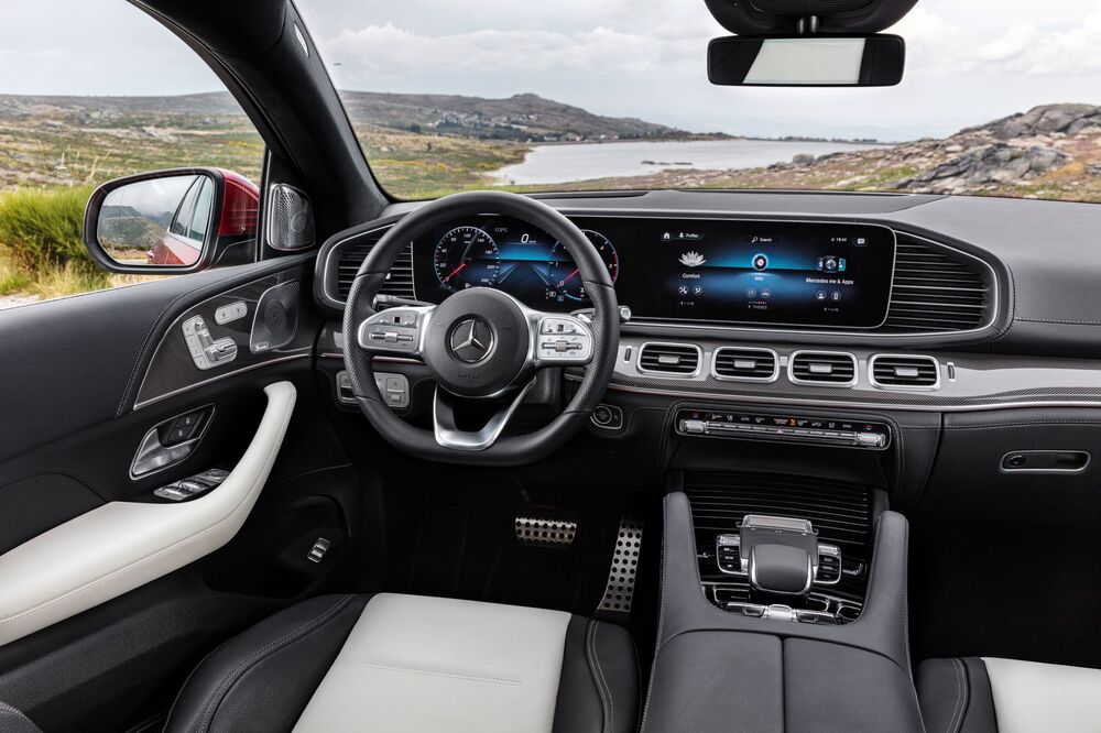 Mercedes-Benz GLE Купе 2 поколение C 167 (2019) интерьер 