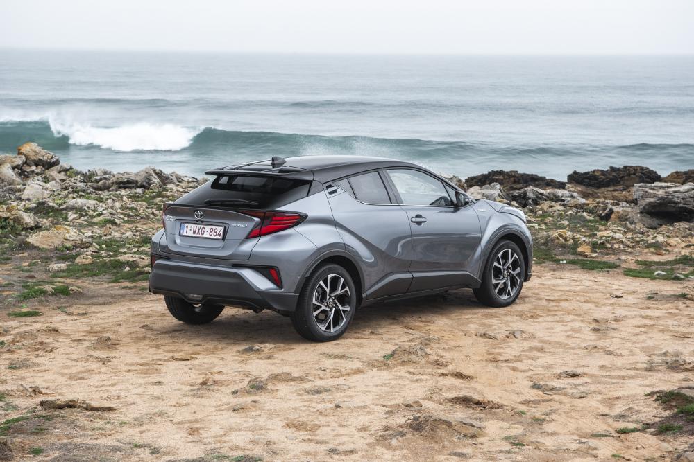 Toyota C-HR 1 поколение [рестайлинг] (2019) Внедорожник 5 дв.