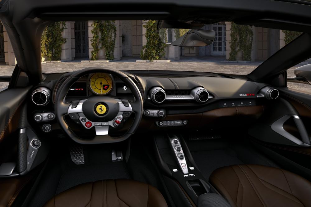 Ferrari 812 1 поколение (2020) Родстер GTS интерьер 