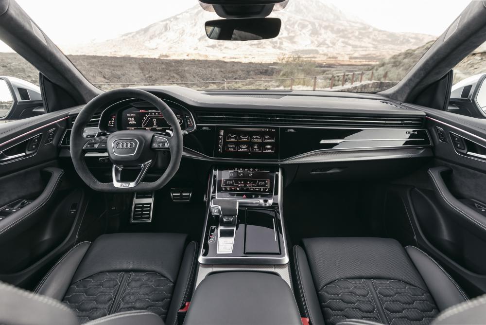 Audi RS Q8 1 поколение (2019) кроссовер интерьер 
