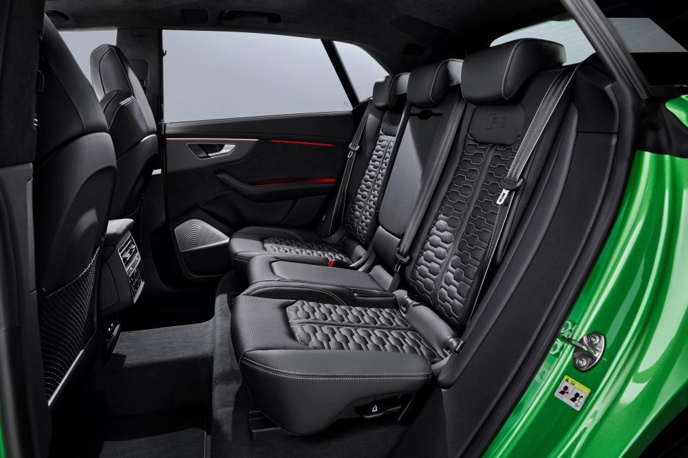 Audi RS Q8 1 поколение (2019) кроссовер интерьер 