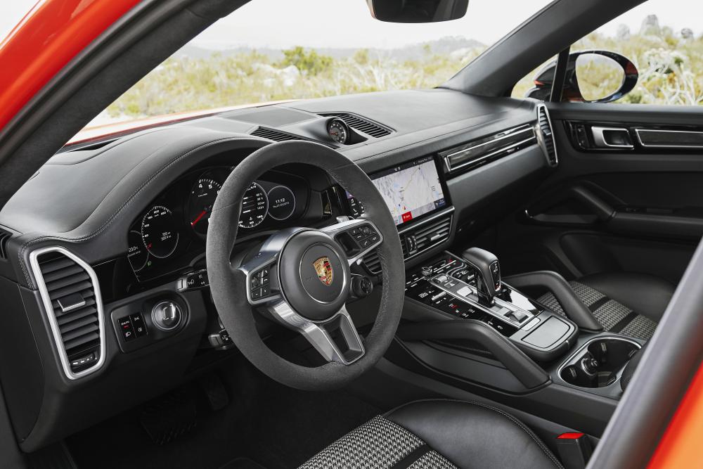 Porsche Cayenne Coupe 1 поколение (2019) Внедорожник 5 дв. интерьер