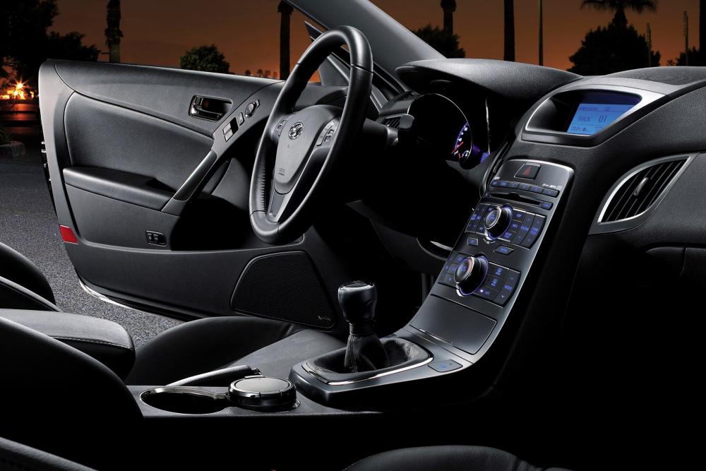 Hyundai Genesis Coupe 1 поколение (2008-2012) Купе интерьер 