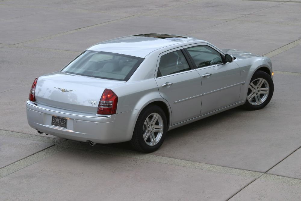 Chrysler 300C 1 поколение (2005-2011) Седан 4-дв.