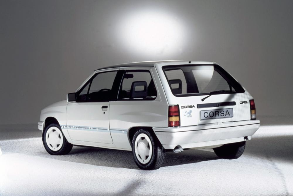 Opel Corsa 1 поколение A [рестайлинг] (1988-1989) Steffi Graf Special хетчбэк 3-дв.