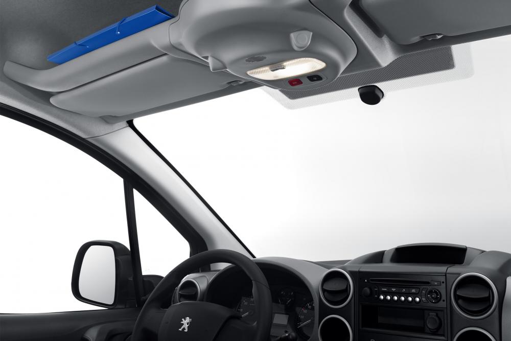 Peugeot Partner 2 поколение [2-й рестайлинг] (2015) VU фургон интерьер 