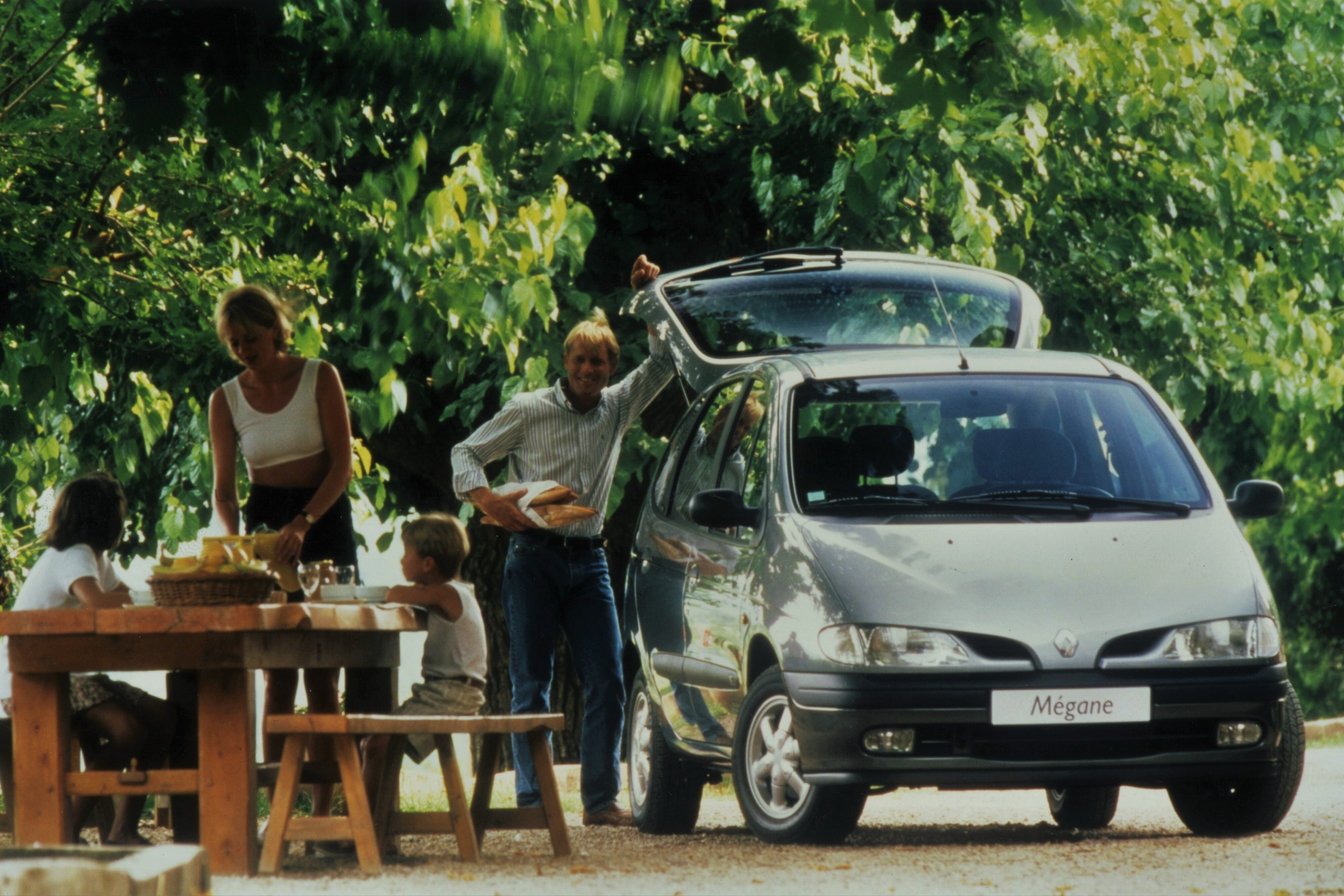 Поколение 1997. Рено минивэн 1999. 1996-1999 Renault Megane Scenic. Renault Minivan 1977.