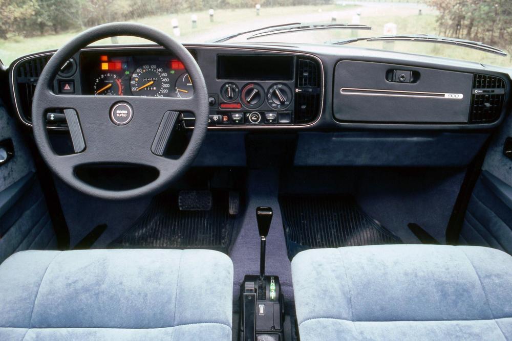 Saab 900 1 поколение Хетчбэк 3-дв. интерьер 