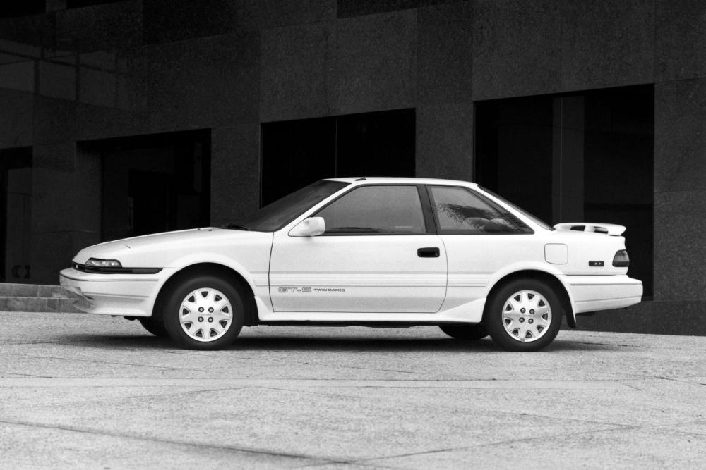 Toyota Corolla 6 поколение E90 (1987-1991) Купе