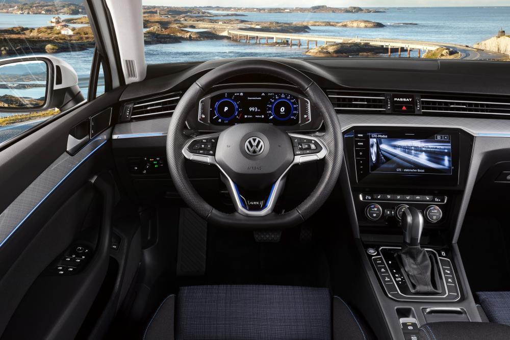 Volkswagen Passat B8 рестайлинг Variant универсал интерьер