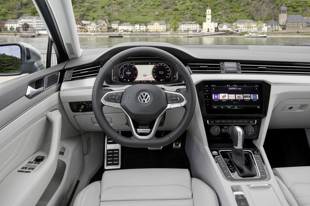 Volkswagen Passat B8 рестайлинг Alltrack интерьер