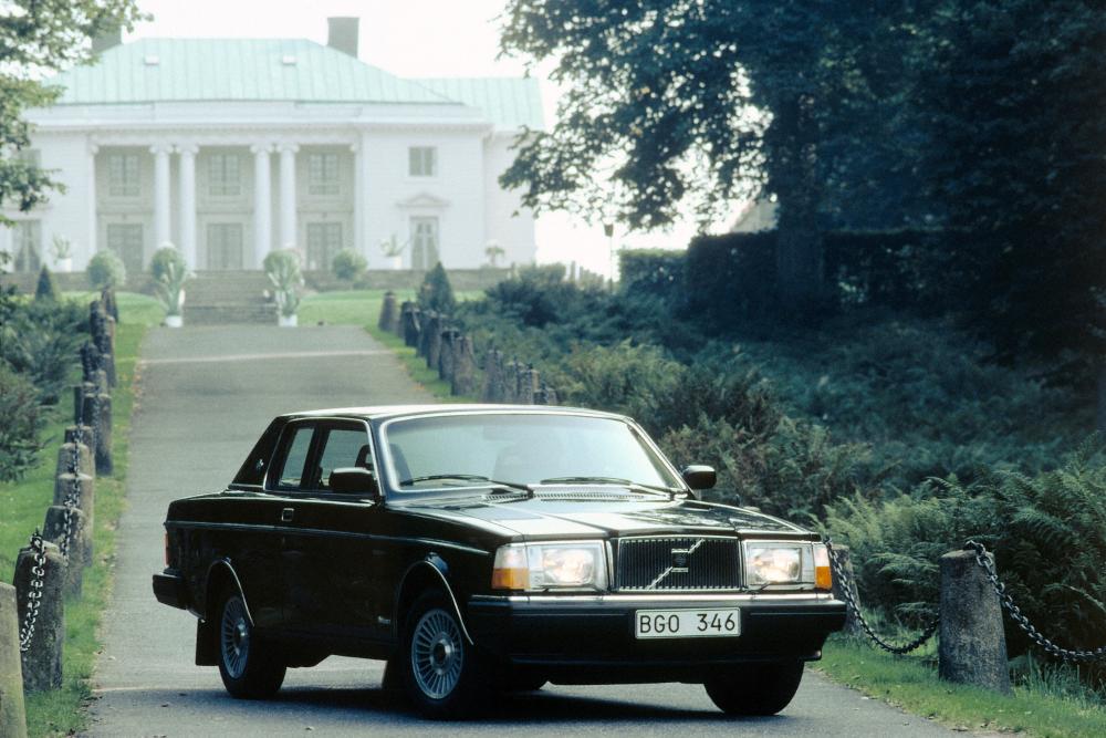 Volvo 260 1 поколение (1974-1982) Седан 2-дв.
