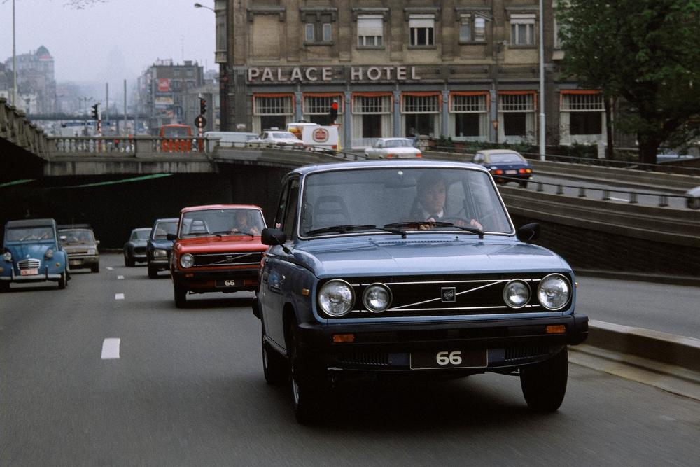 Volvo 66 1 поколение (1975-1979) Седан