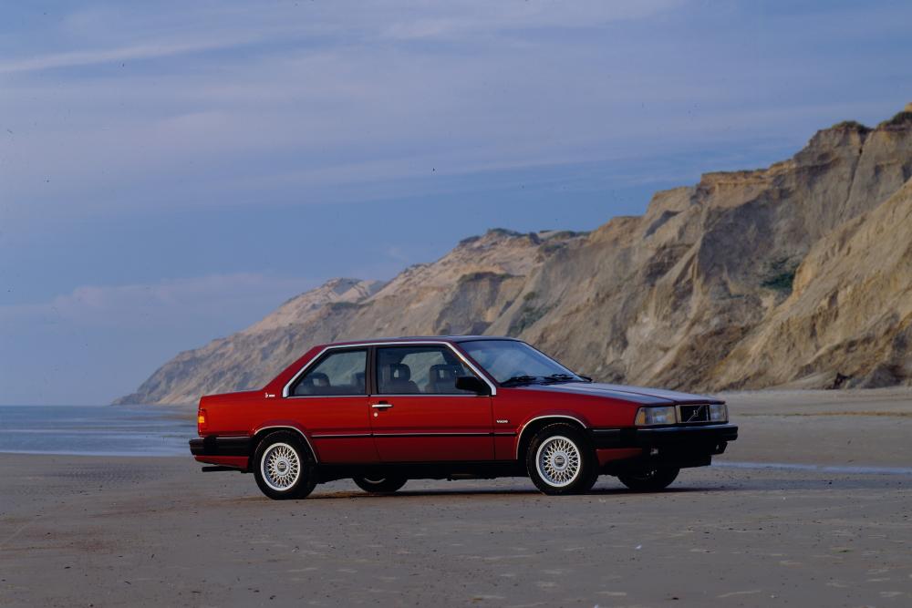 Volvo 780 1 поколение (1986-1991)