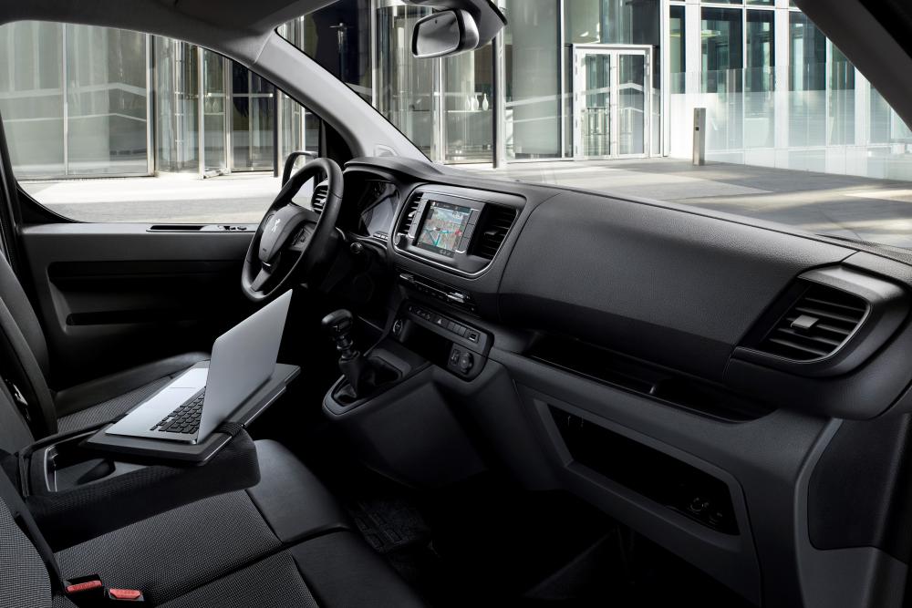 Peugeot Expert 3 поколение (2016) VU фургон интерьер 