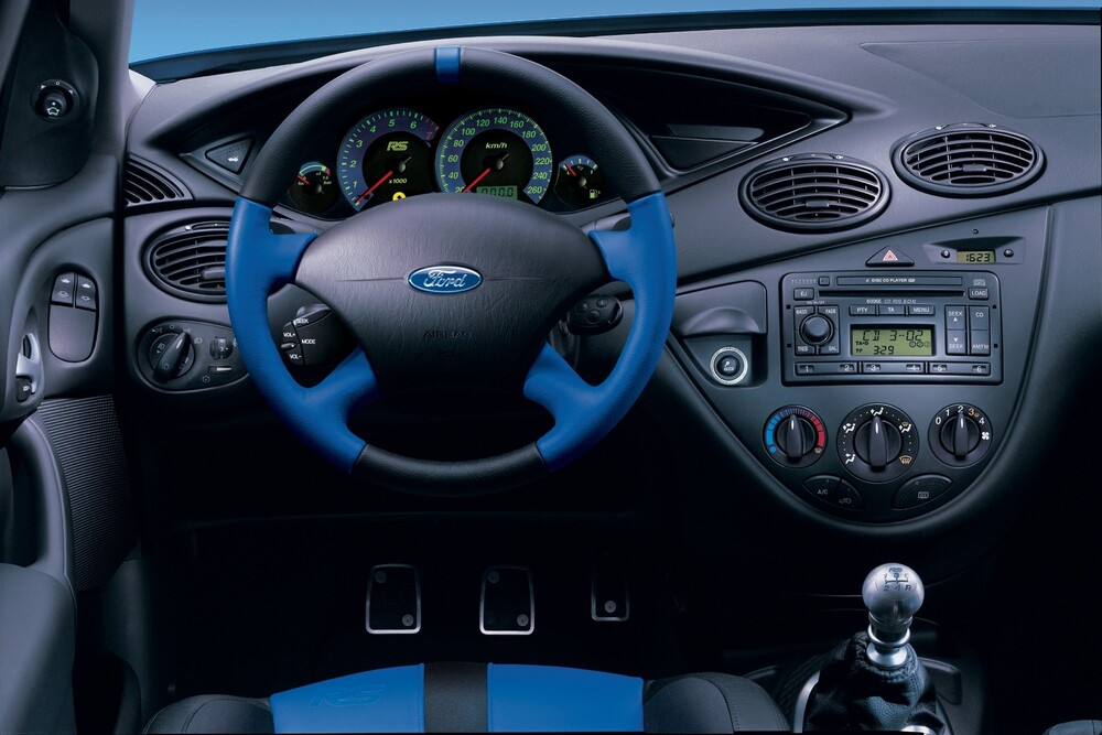 Ford Focus RS 1 поколение (2002-2003) хэтчбек 