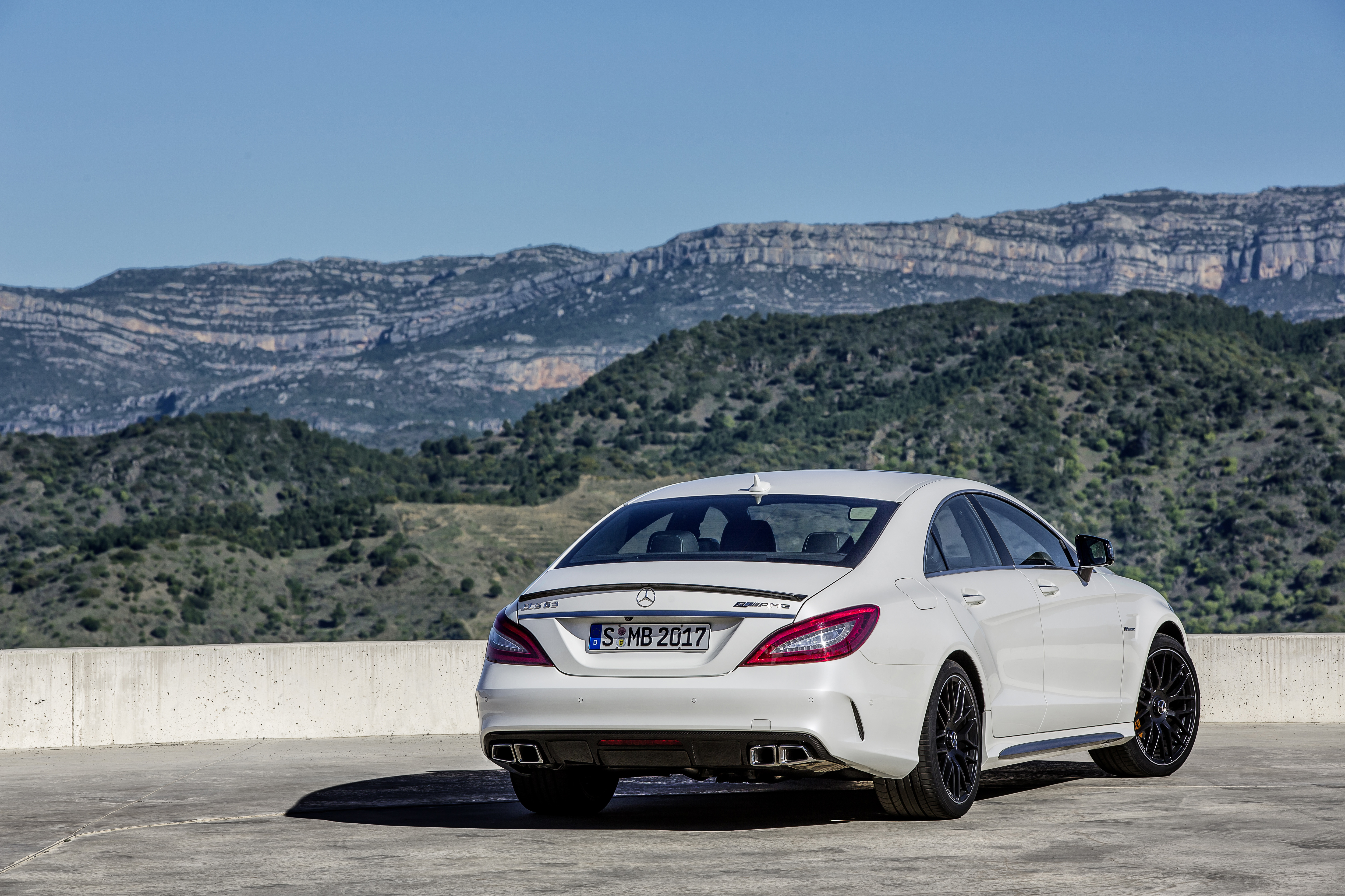 Cls 63 amg. Mercedes Benz CLS 63 AMG. Мерседес Бенц CLS 63 AMG. Mercedes Benz CLS 63 AMG 2015. Мерседес Бенц ЦЛК 63 АМГ.