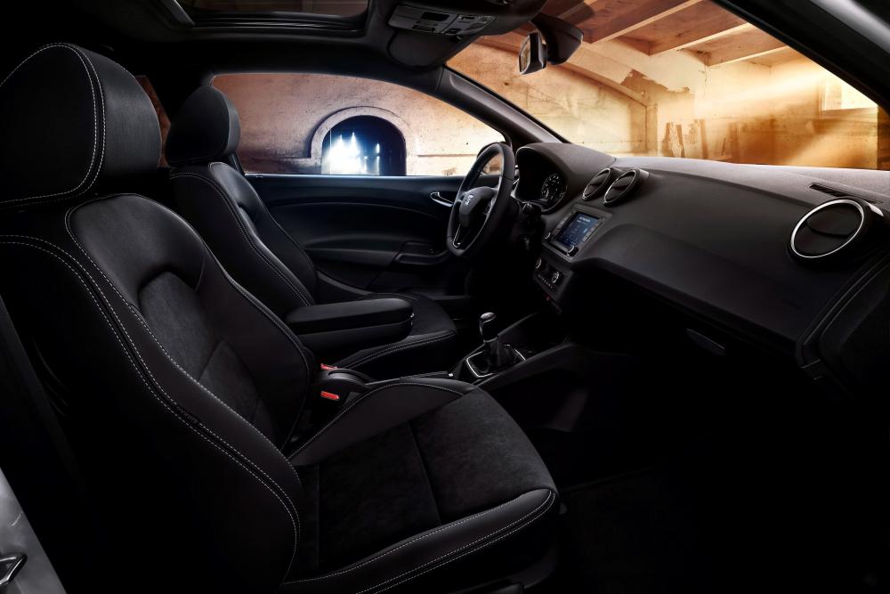 SEAT Ibiza Cupra 4 поколение рестайлинг интерьер