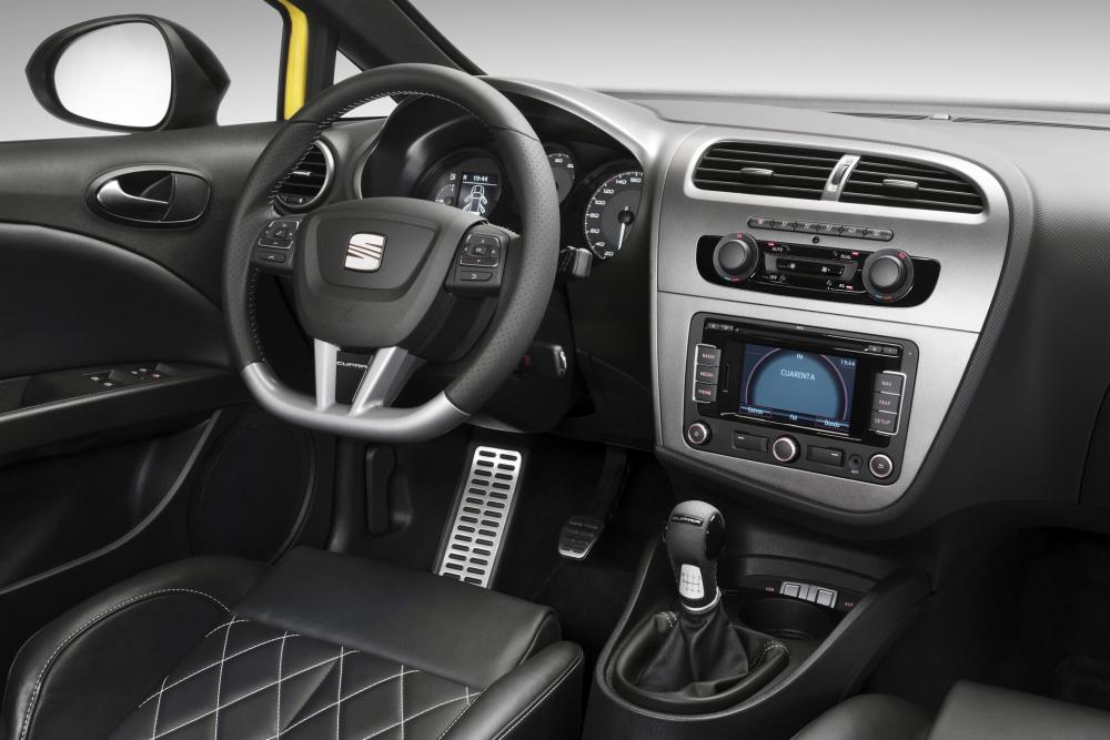 SEAT Leon Cupra 2 поколение рестайлинг Хетчбэк 5-дв. интерьер 