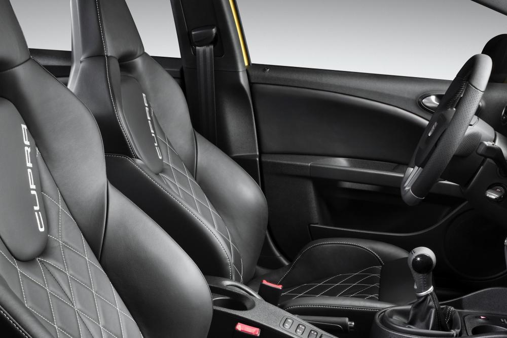 SEAT Leon Cupra 2 поколение рестайлинг Хетчбэк 5-дв. интерьер