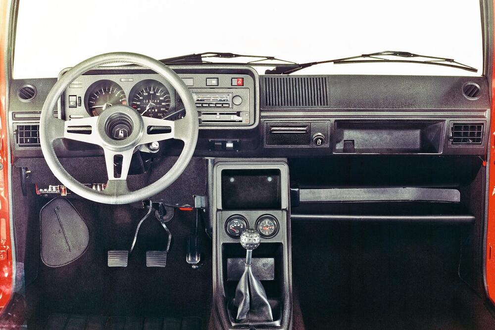 Volkswagen Golf GTI 1 поколение (1976-1983) Хетчбэк 3-дв.