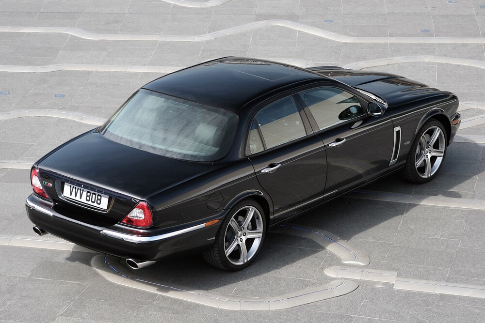 Jaguar XJR III X350 (2003-2007) седан