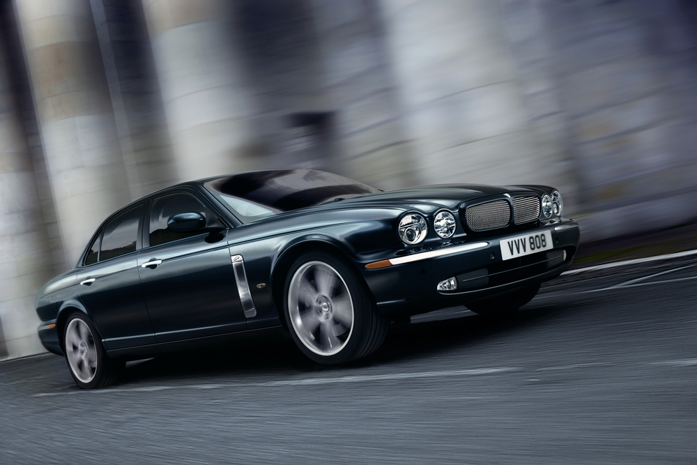 Jaguar XJR III X350 (2003-2007) седан