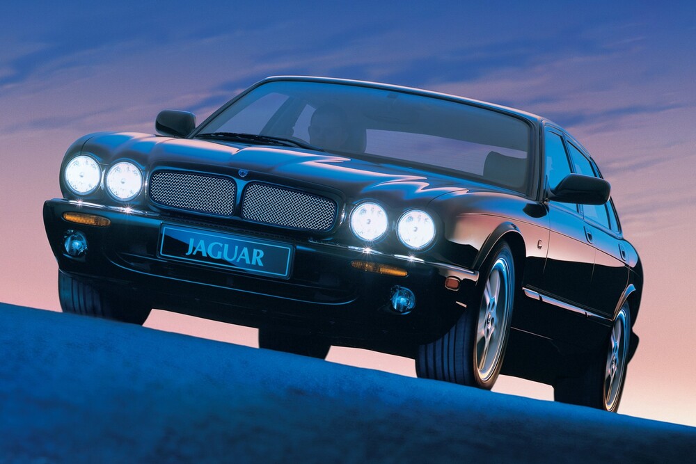 Jaguar XJR II X308 (1997-2003) седан