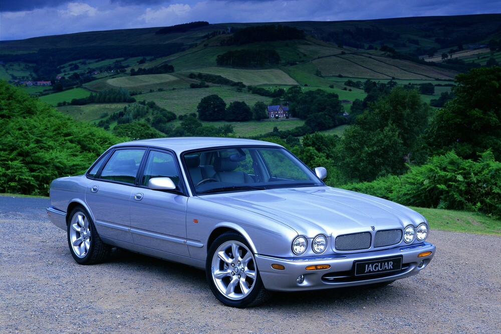 Jaguar XJR II X308 (1997-2003) седан