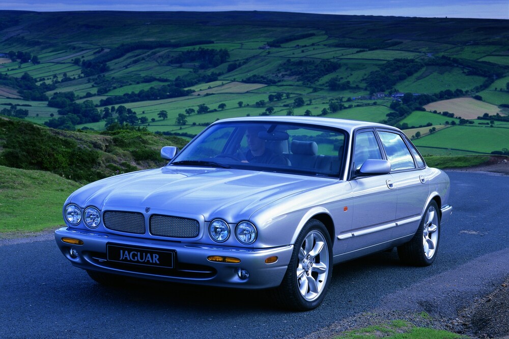 Jaguar XJR II X308 (1997-2003) седан