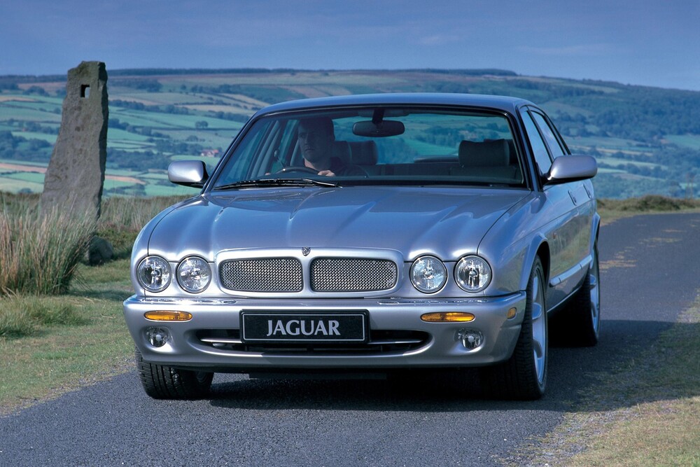 Jaguar XJR II X308 (1997-2003) седан