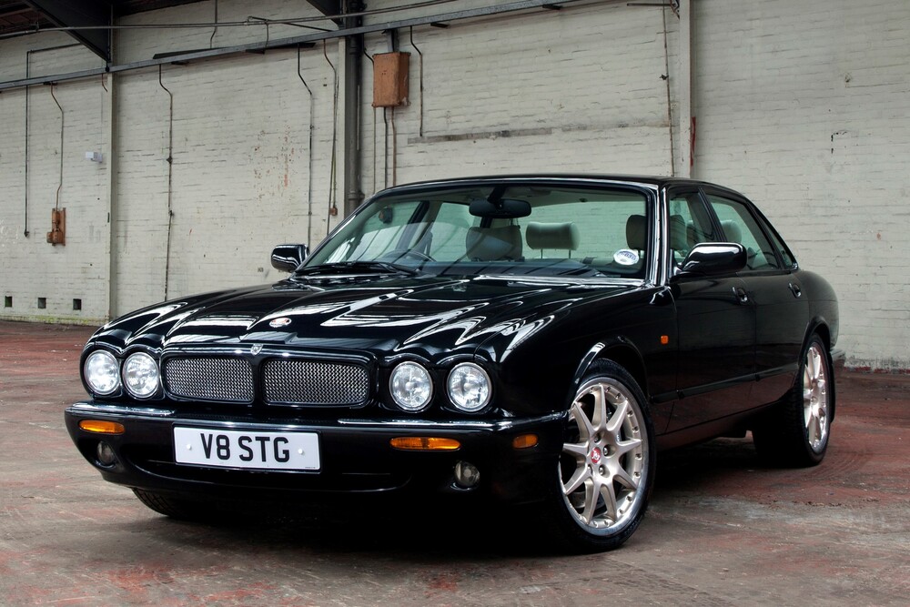 Jaguar XJR II X308 (1997-2003) седан