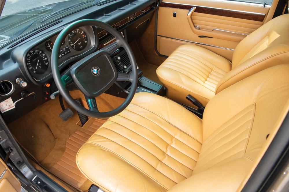 BMW E3 1 поколение (1968-1977) Седан интерьер 
