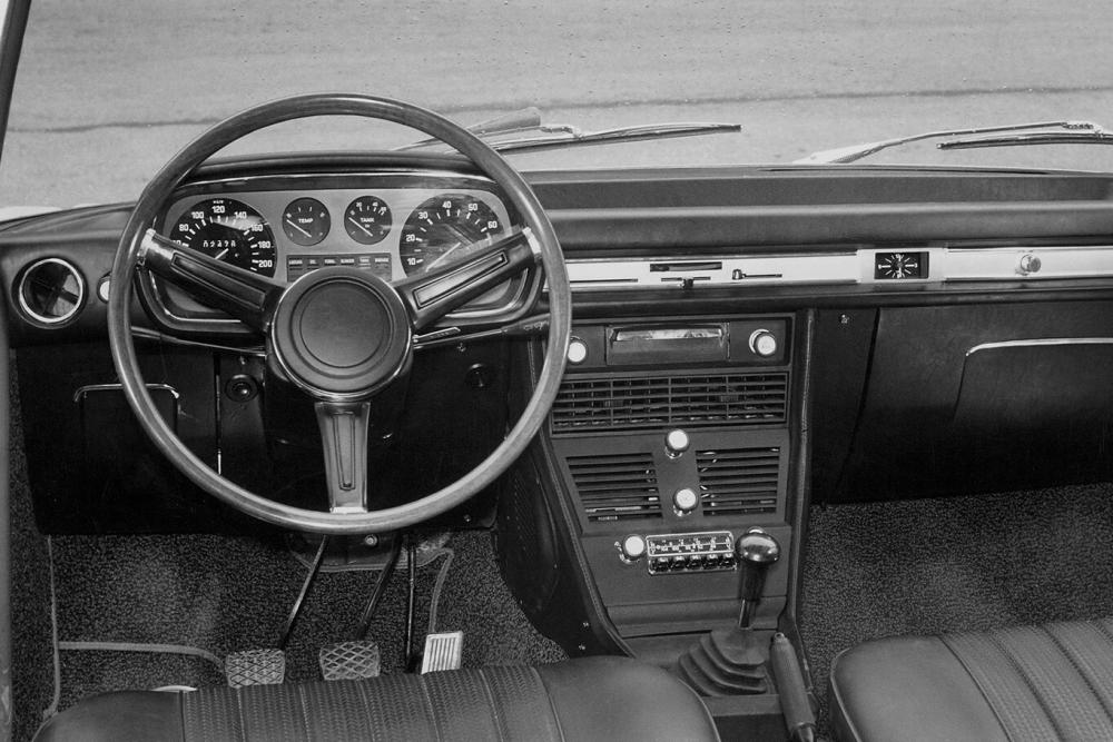 BMW E3 1 поколение (1968-1977) Седан интерьер 
