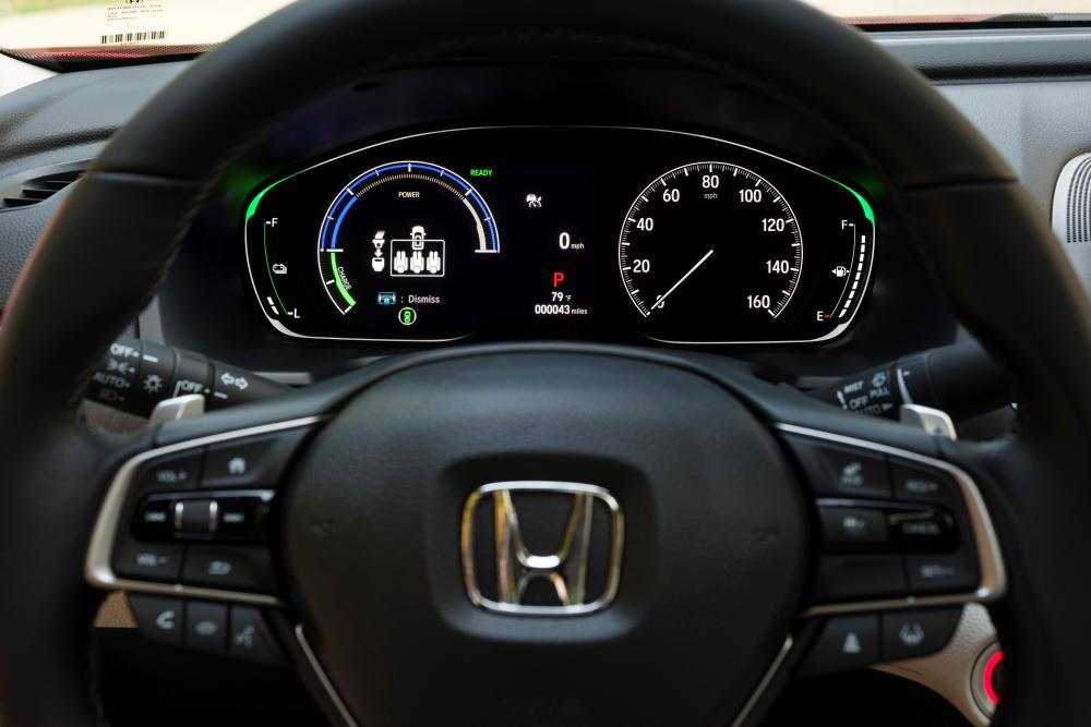 Обновленная Honda Accord комбинация приборов