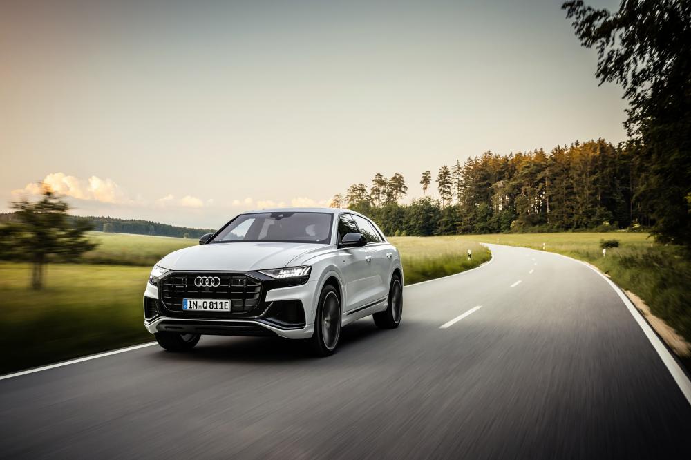 Audi Q8 гибрид 