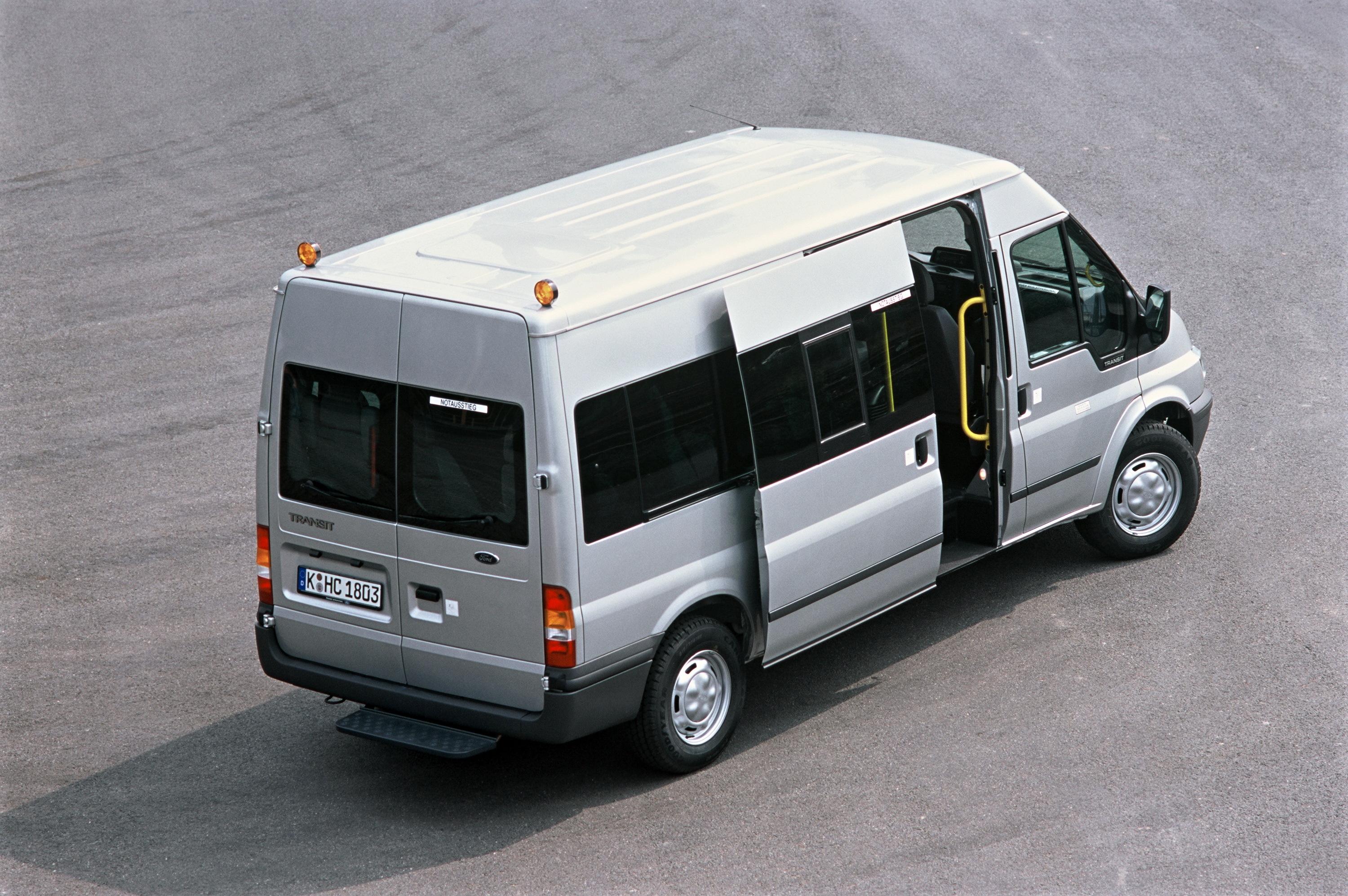 Форд транзит питание. Ford Transit 2000. Форд Транзит минибус. Ford Transit 2000 пассажирский. Ford Transit Minibus 2000.